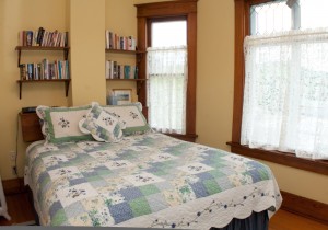 Oleary's B&B | Room 2 | Bright Queen Room